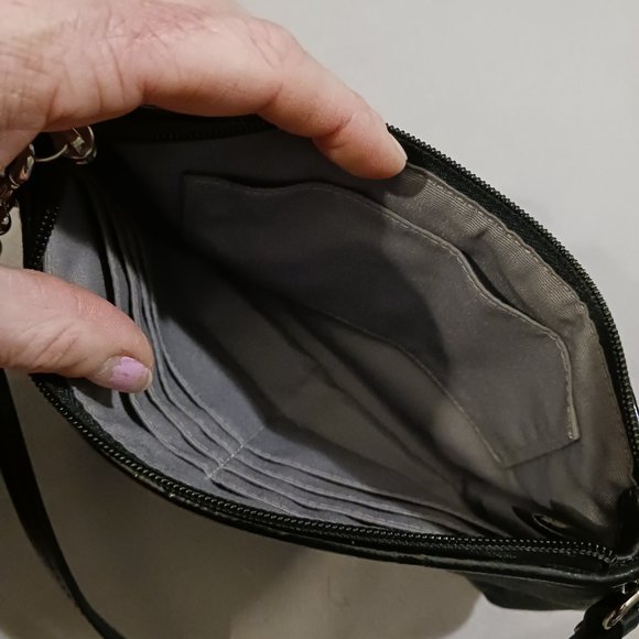 Like-New Vintage COACH Wristlet - Picture 12 of 12